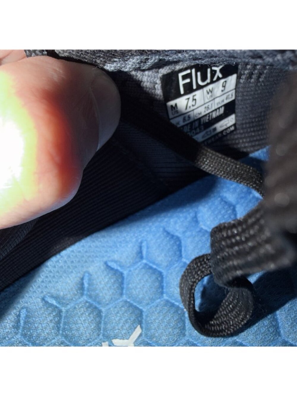 Flux Adapt Waterproof Runner Black Womens Size 9 Mens Size 7.5 Athletic Shoes - Picture 10 of 10